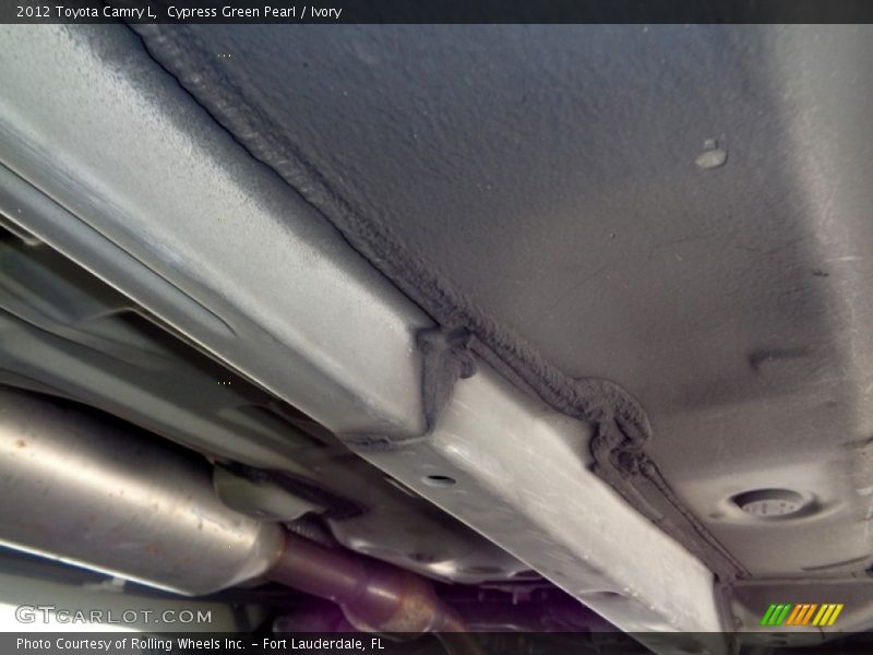 Cypress Green Pearl / Ivory 2012 Toyota Camry L