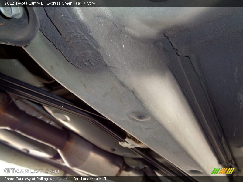 Cypress Green Pearl / Ivory 2012 Toyota Camry L