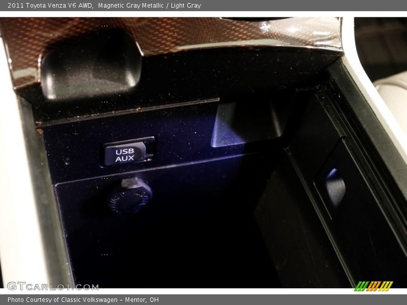 Magnetic Gray Metallic / Light Gray 2011 Toyota Venza V6 AWD