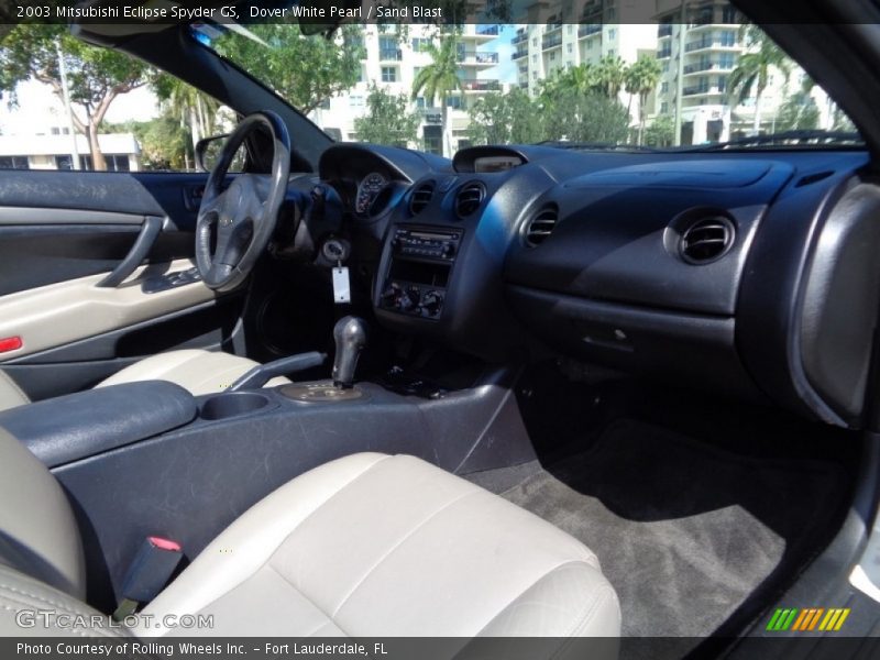 Dover White Pearl / Sand Blast 2003 Mitsubishi Eclipse Spyder GS