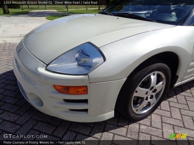 Dover White Pearl / Sand Blast 2003 Mitsubishi Eclipse Spyder GS
