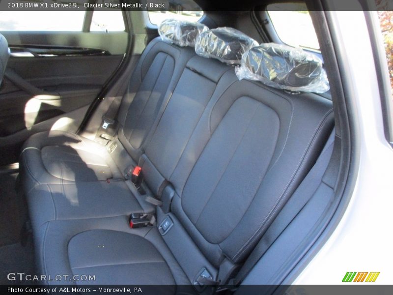 Glacier Silver Metallic / Black 2018 BMW X1 xDrive28i