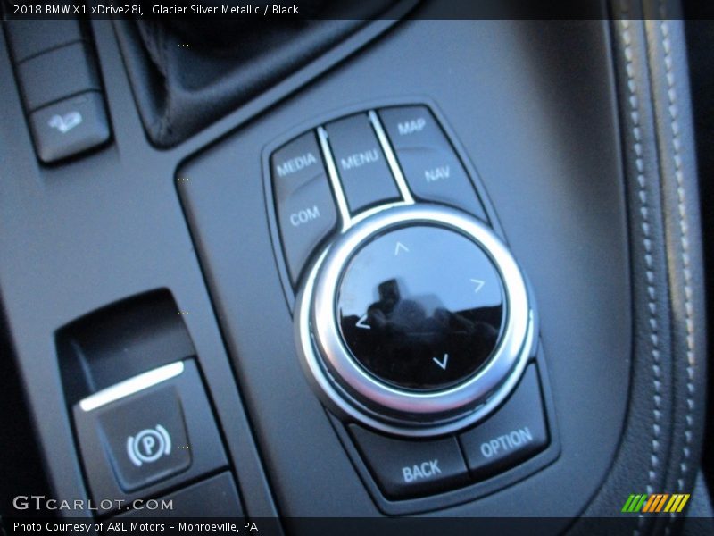 Glacier Silver Metallic / Black 2018 BMW X1 xDrive28i