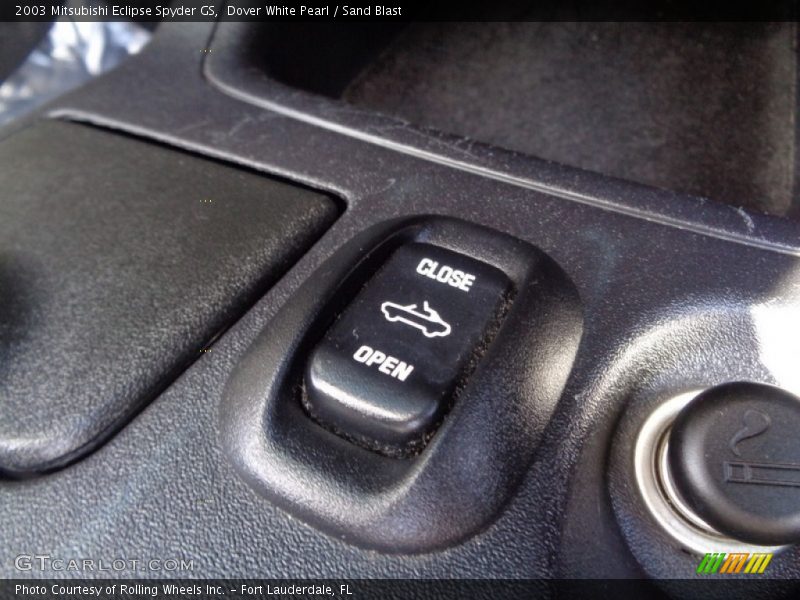 Dover White Pearl / Sand Blast 2003 Mitsubishi Eclipse Spyder GS