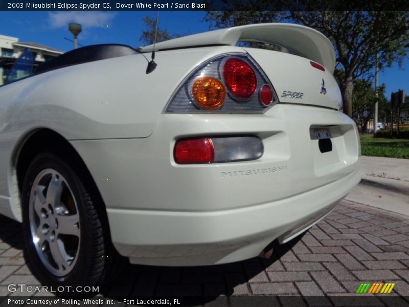 Dover White Pearl / Sand Blast 2003 Mitsubishi Eclipse Spyder GS