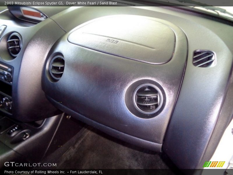 Dover White Pearl / Sand Blast 2003 Mitsubishi Eclipse Spyder GS