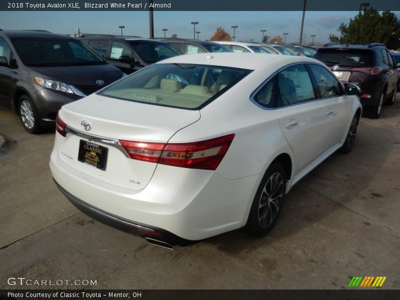 Blizzard White Pearl / Almond 2018 Toyota Avalon XLE
