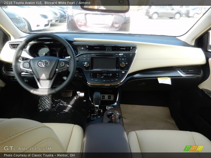 Blizzard White Pearl / Almond 2018 Toyota Avalon XLE