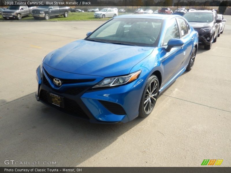 Blue Streak Metallic / Black 2018 Toyota Camry SE