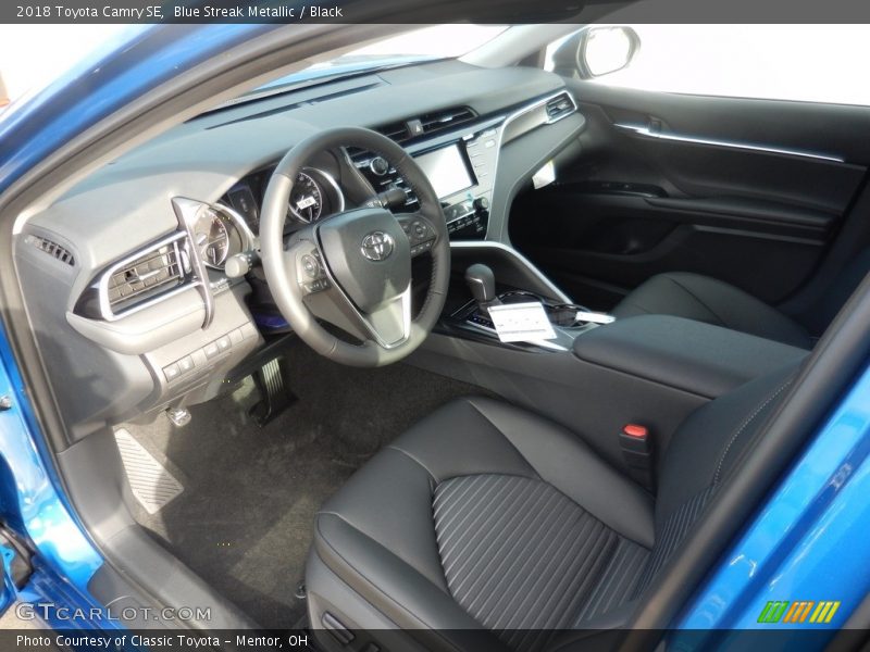 Blue Streak Metallic / Black 2018 Toyota Camry SE