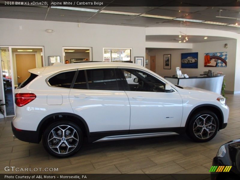Alpine White / Canberra Beige 2018 BMW X1 xDrive28i