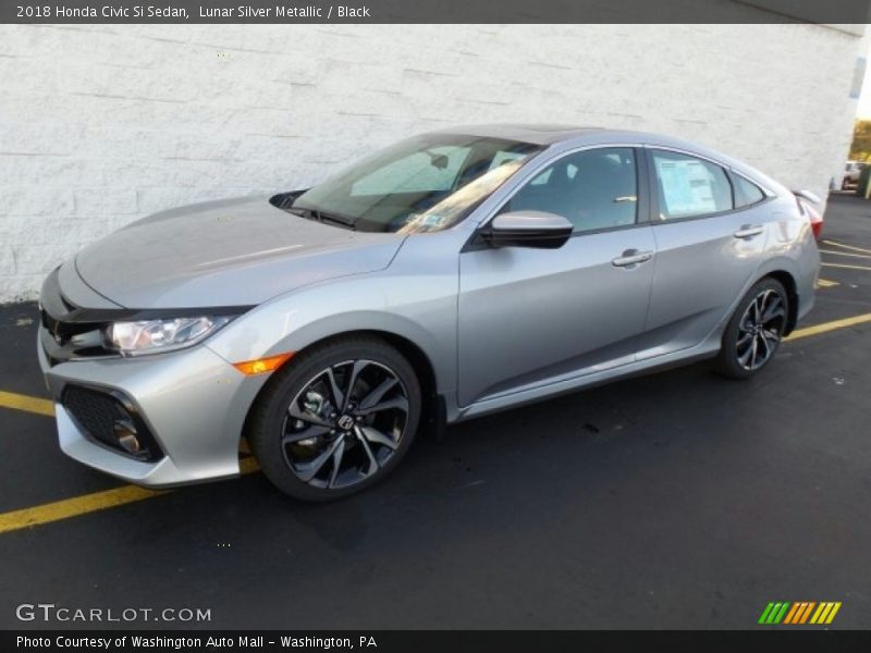 Front 3/4 View of 2018 Civic Si Sedan