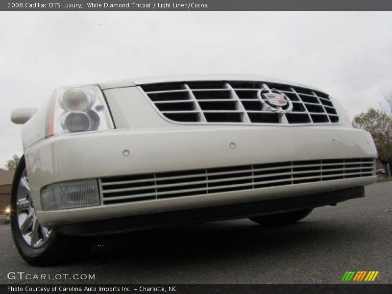 White Diamond Tricoat / Light Linen/Cocoa 2008 Cadillac DTS Luxury