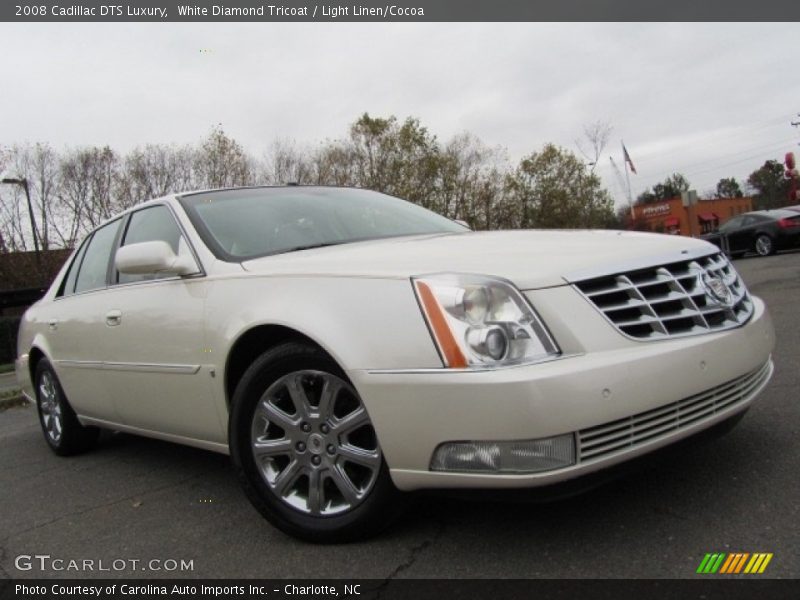 White Diamond Tricoat / Light Linen/Cocoa 2008 Cadillac DTS Luxury