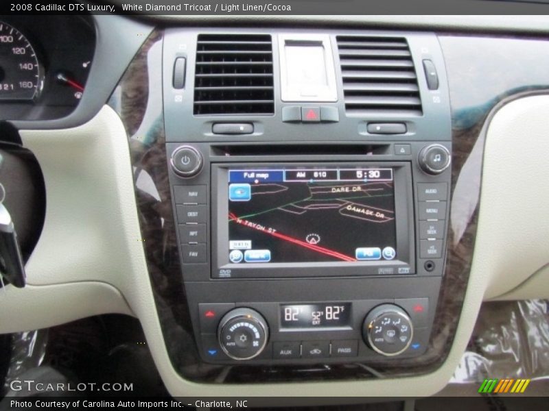 White Diamond Tricoat / Light Linen/Cocoa 2008 Cadillac DTS Luxury