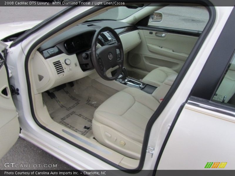 White Diamond Tricoat / Light Linen/Cocoa 2008 Cadillac DTS Luxury