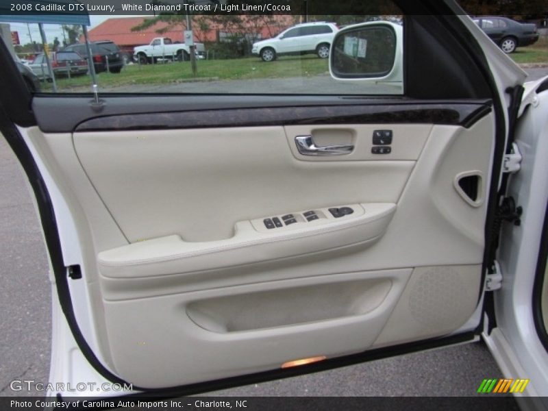 White Diamond Tricoat / Light Linen/Cocoa 2008 Cadillac DTS Luxury