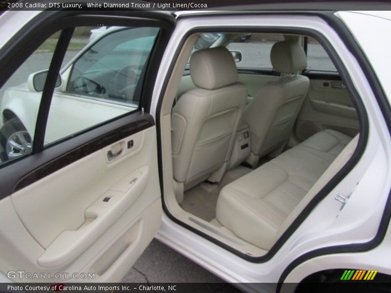 White Diamond Tricoat / Light Linen/Cocoa 2008 Cadillac DTS Luxury