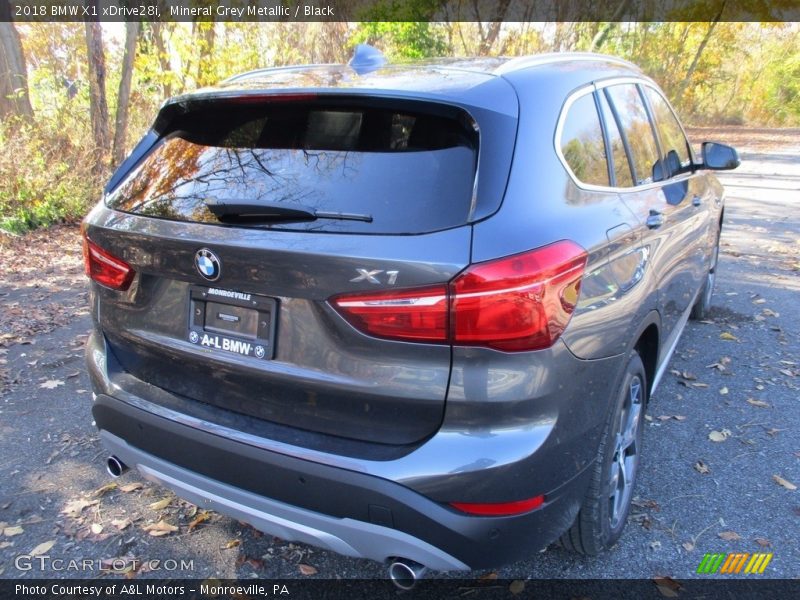 Mineral Grey Metallic / Black 2018 BMW X1 xDrive28i