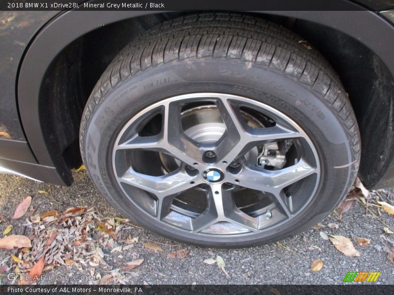 Mineral Grey Metallic / Black 2018 BMW X1 xDrive28i