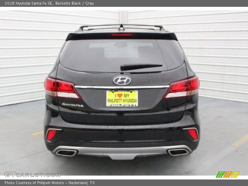 Becketts Black / Gray 2018 Hyundai Santa Fe SE