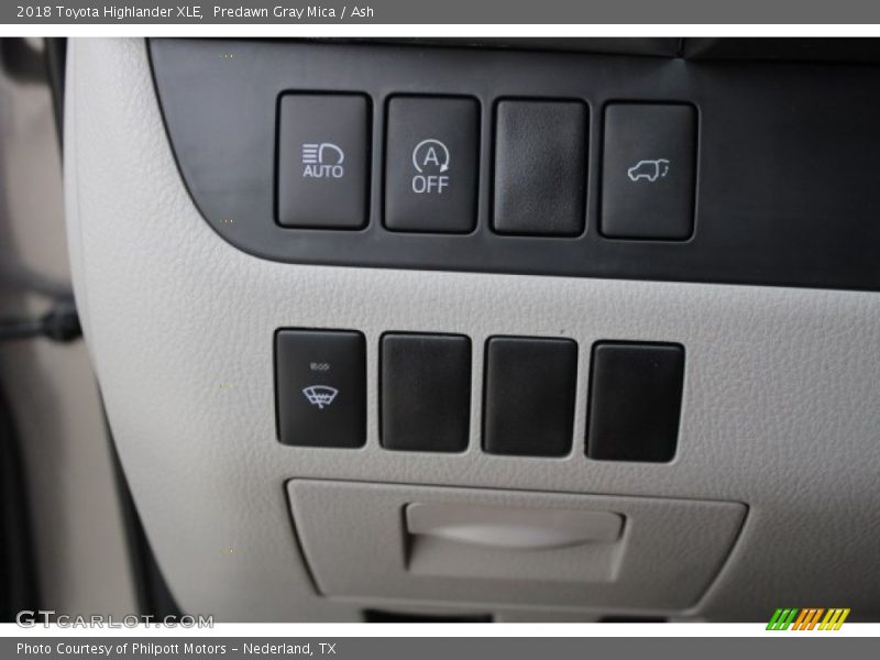 Predawn Gray Mica / Ash 2018 Toyota Highlander XLE