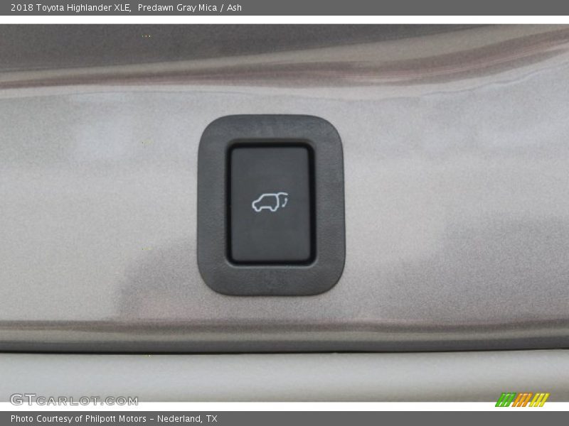 Predawn Gray Mica / Ash 2018 Toyota Highlander XLE