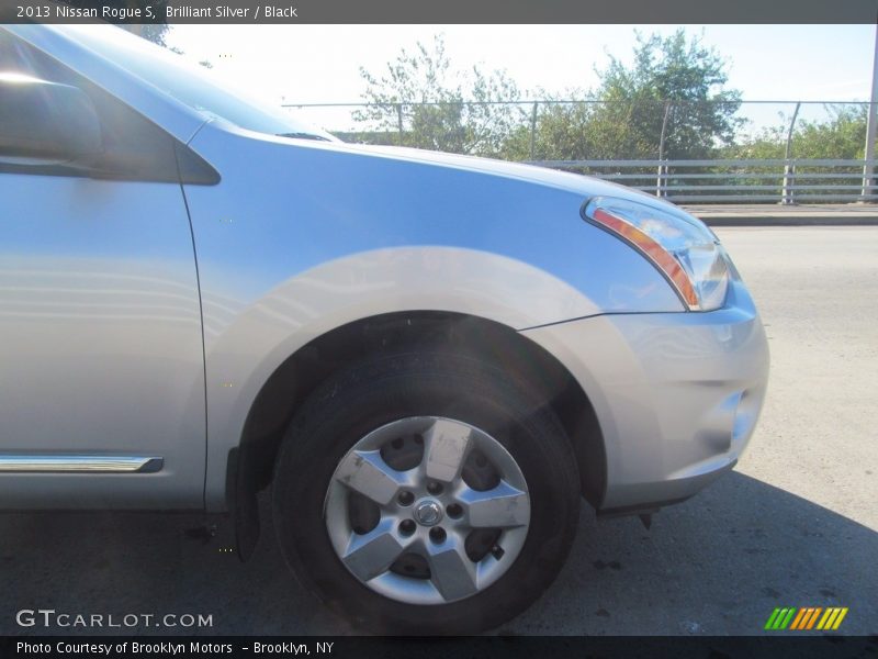 Brilliant Silver / Black 2013 Nissan Rogue S