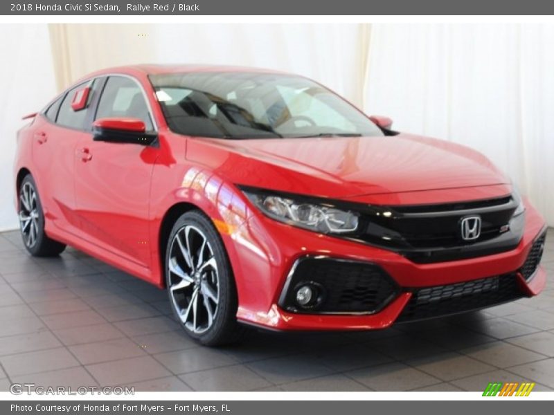 Front 3/4 View of 2018 Civic Si Sedan