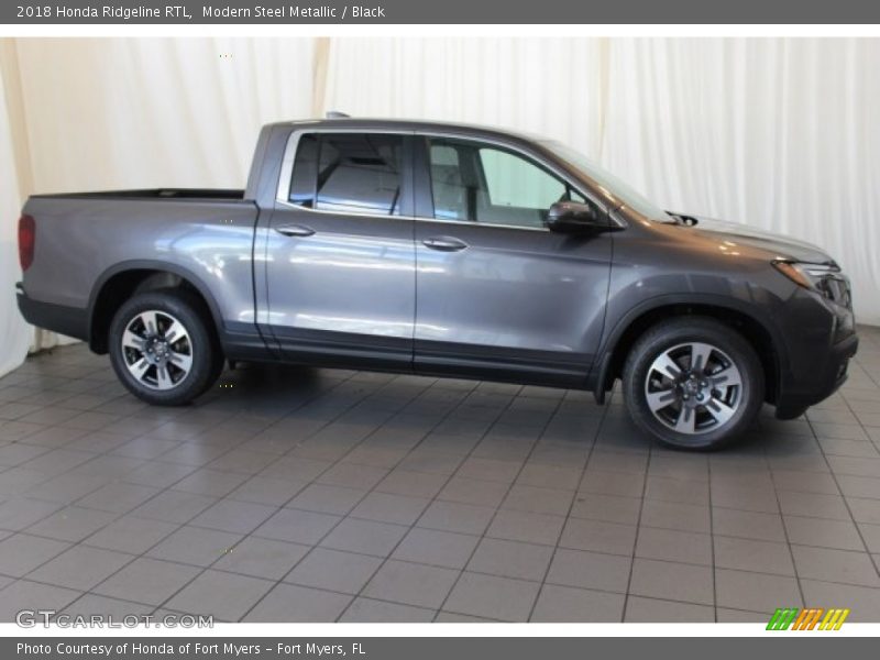 Modern Steel Metallic / Black 2018 Honda Ridgeline RTL