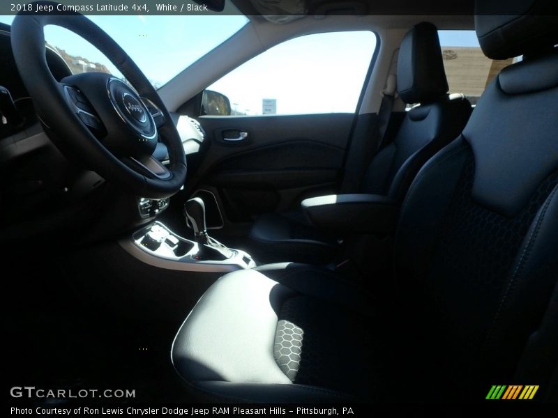 White / Black 2018 Jeep Compass Latitude 4x4