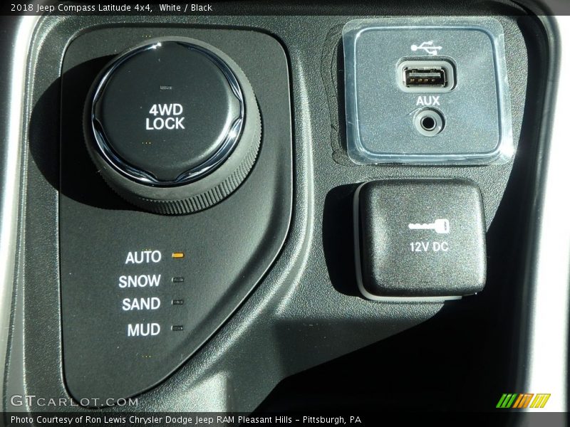 White / Black 2018 Jeep Compass Latitude 4x4