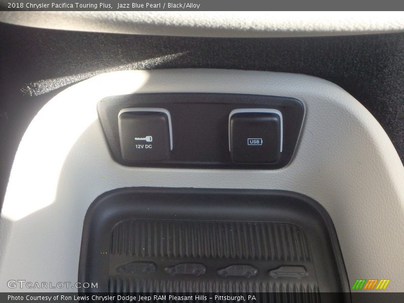 Jazz Blue Pearl / Black/Alloy 2018 Chrysler Pacifica Touring Plus