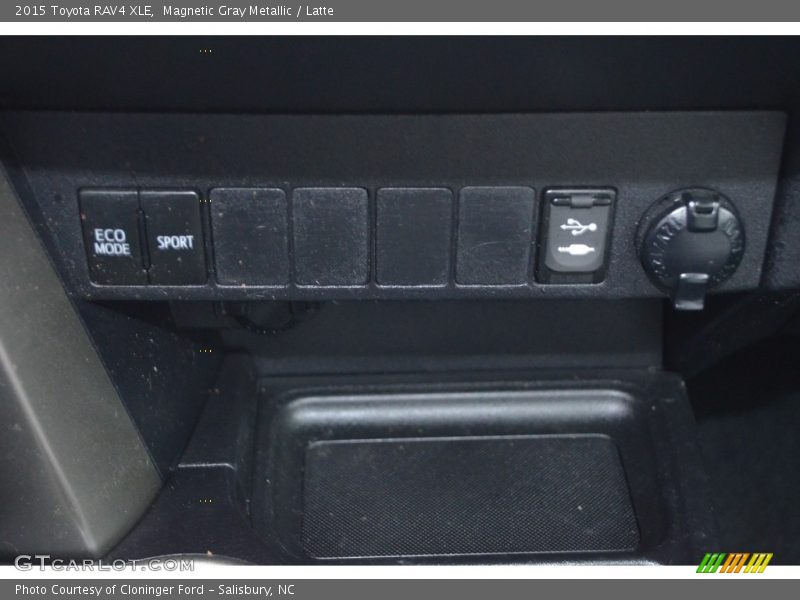 Magnetic Gray Metallic / Latte 2015 Toyota RAV4 XLE