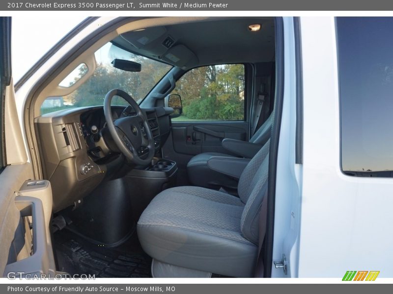 Summit White / Medium Pewter 2017 Chevrolet Express 3500 Passenger LT