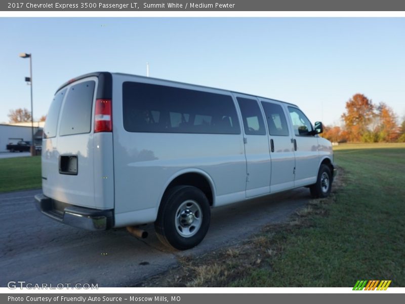 Summit White / Medium Pewter 2017 Chevrolet Express 3500 Passenger LT