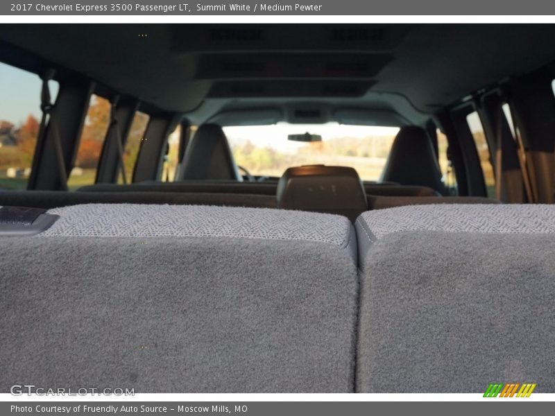 Summit White / Medium Pewter 2017 Chevrolet Express 3500 Passenger LT