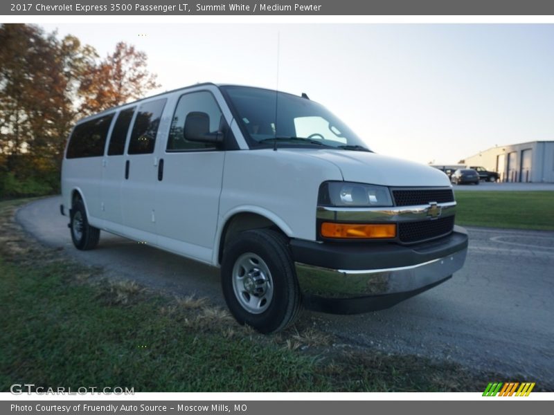 Summit White / Medium Pewter 2017 Chevrolet Express 3500 Passenger LT
