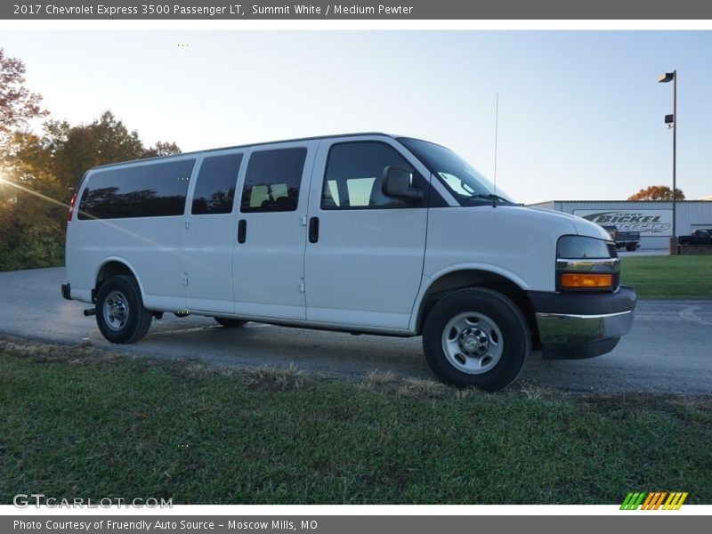 Summit White / Medium Pewter 2017 Chevrolet Express 3500 Passenger LT
