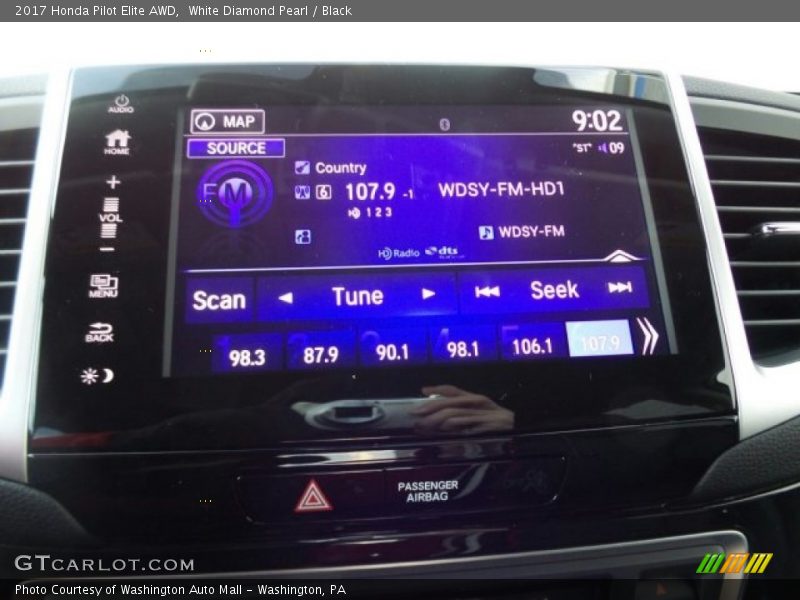 White Diamond Pearl / Black 2017 Honda Pilot Elite AWD