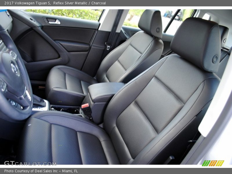 Reflex Silver Metallic / Charcoal 2017 Volkswagen Tiguan S