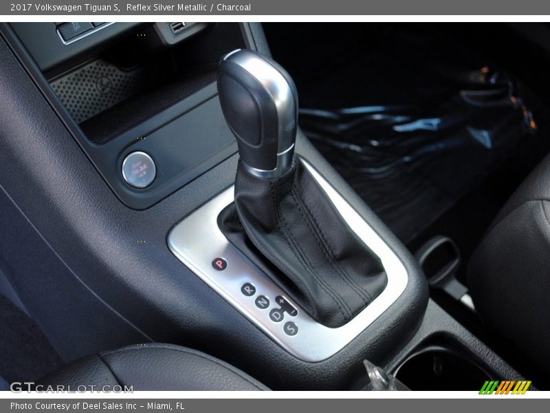 Reflex Silver Metallic / Charcoal 2017 Volkswagen Tiguan S
