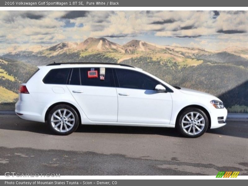 Pure White / Black 2016 Volkswagen Golf SportWagen 1.8T SE