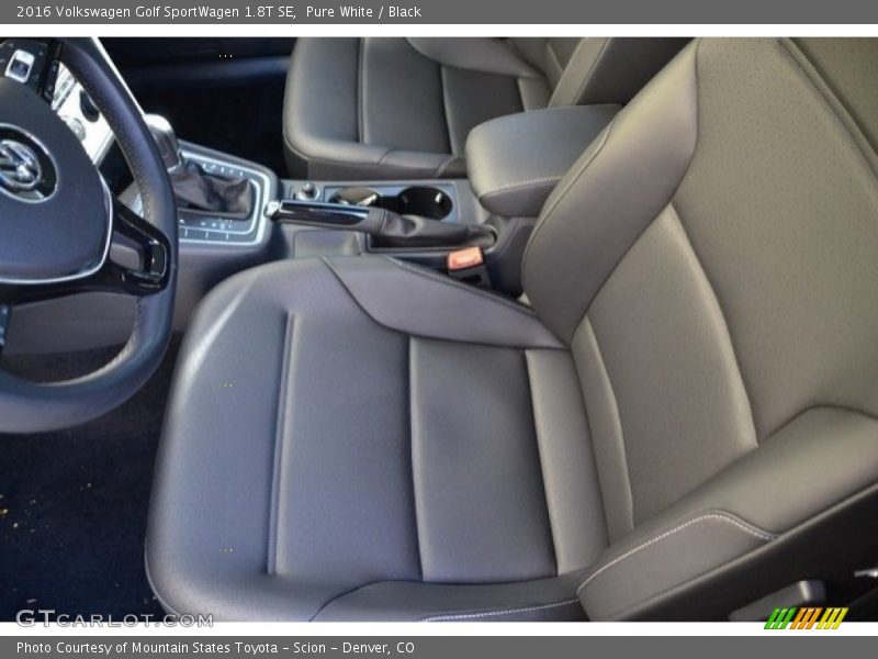 Pure White / Black 2016 Volkswagen Golf SportWagen 1.8T SE