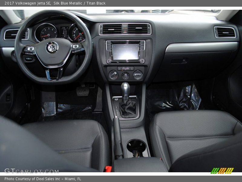 Silk Blue Metallic / Titan Black 2017 Volkswagen Jetta SE