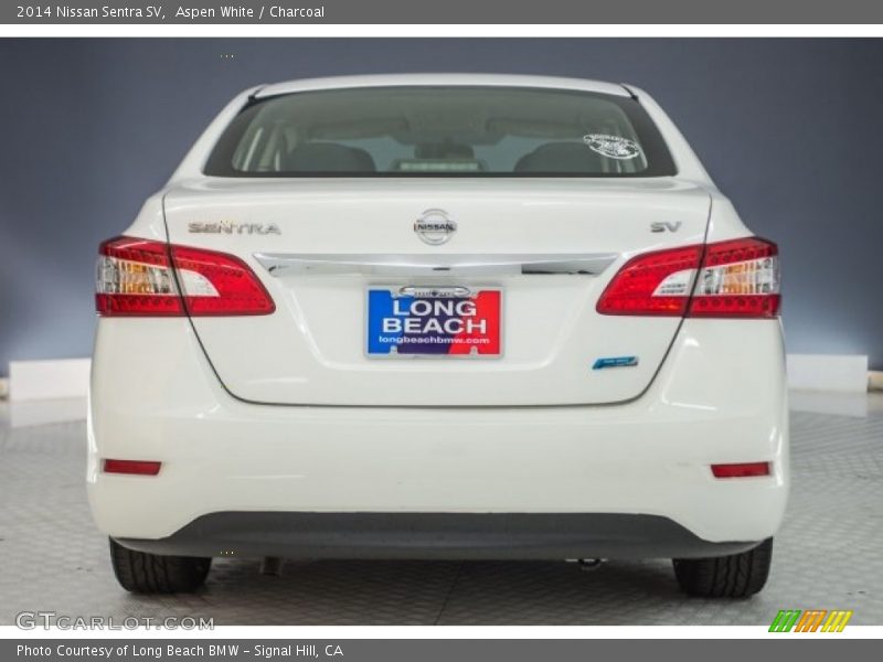 Aspen White / Charcoal 2014 Nissan Sentra SV