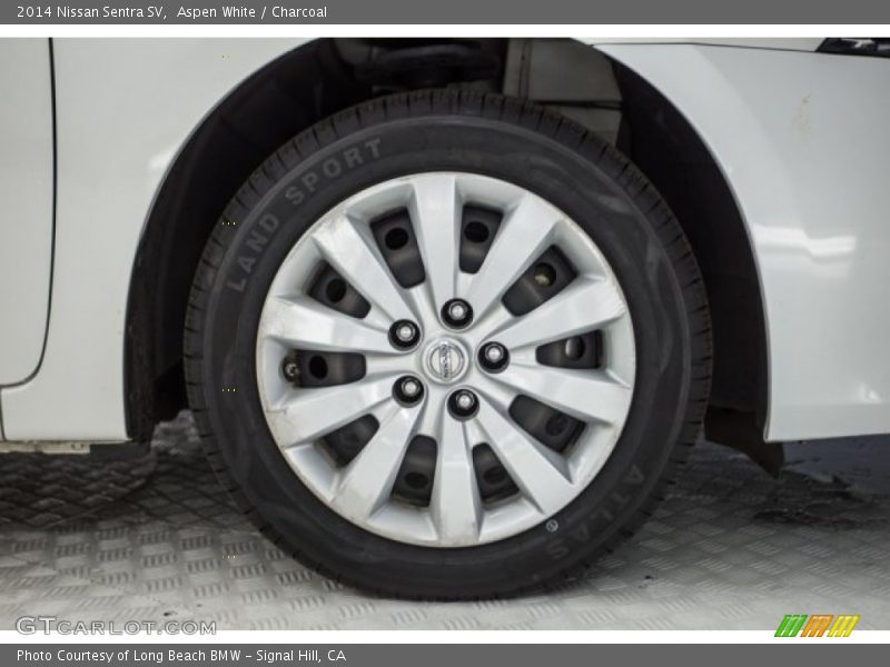 Aspen White / Charcoal 2014 Nissan Sentra SV