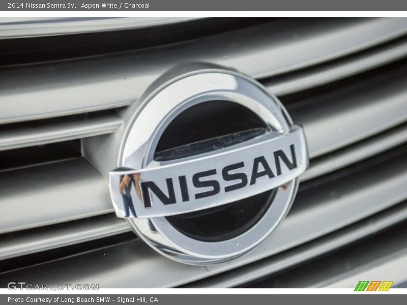 Aspen White / Charcoal 2014 Nissan Sentra SV
