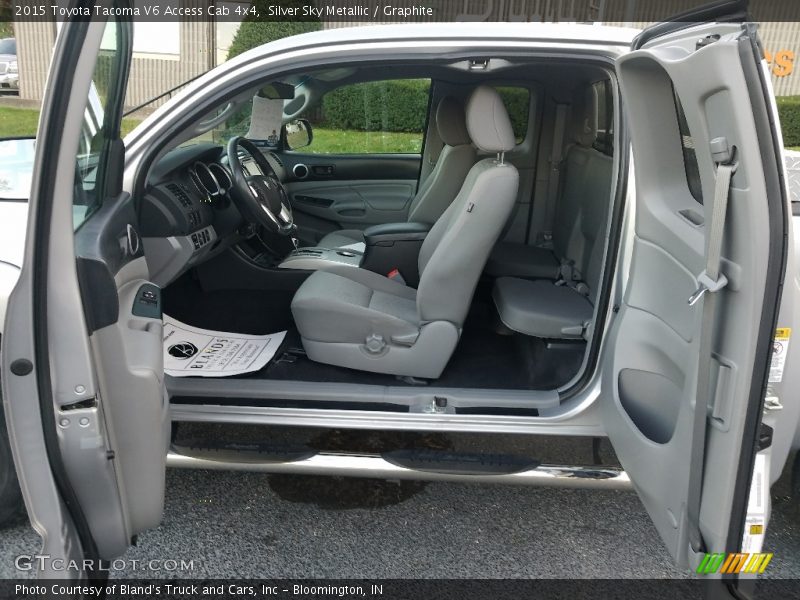 Silver Sky Metallic / Graphite 2015 Toyota Tacoma V6 Access Cab 4x4