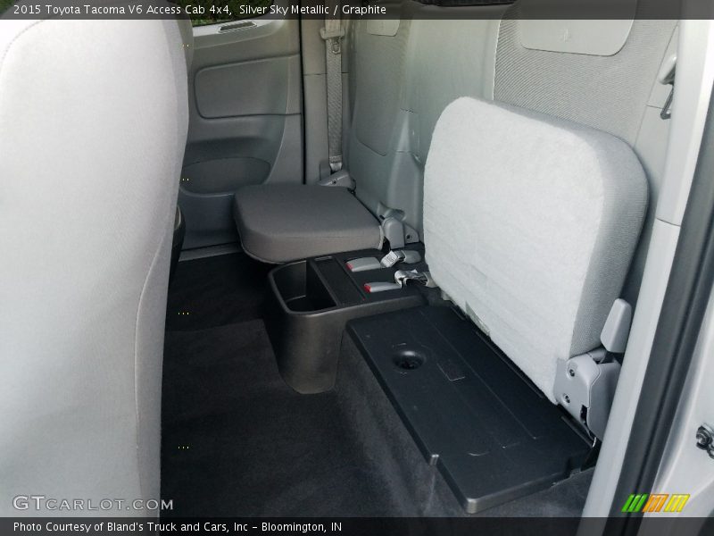 Silver Sky Metallic / Graphite 2015 Toyota Tacoma V6 Access Cab 4x4